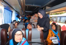 Ratusan Jemaah Lansia Banyuwangi Dapat Layanan Khusus Haji