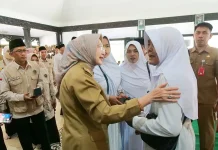 Kebersamaan Mengiringi Keberangkatan 1.258 Jemaah Haji Lumajang