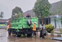 DLH Jember Hentikan Layanan Angkut Sampah untuk Pelaku Usaha dan OPD