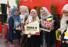 DWP Polije Sulap Sampah Plastik Jadi Hiasan Bernilai Seni