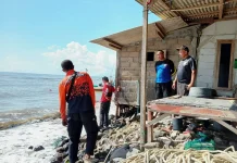 Dapur Permanen Rusak Berat Diterjang Gelombang Pasang