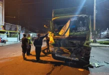 Truk dan Tronton Tabrakan di Jalur Nasional Kedungjajang Lumajang