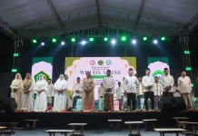 Ribuan Siswa MI Ikuti Wisuda Akbar di Stadion Semeru