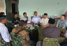 Puluhan Warga Jember Datangi Kodim 0824