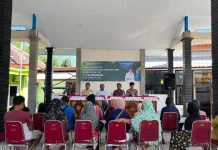 Puluhan  KPM Desa Bades Lumajang Terima BLT Dana Desa