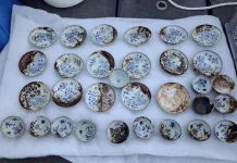 Norwegia Angkat Porselen Tiongkok dan Lampu Gantung dari Bangkai Kapal Abad ke-18
