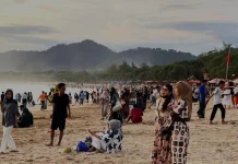 Pulau Merah Jadi Destinasi Terfavorit Libur Panjang