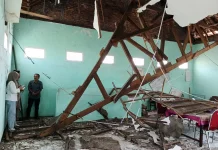 Ruang Aula Kecamatan Nangkaan Ambruk