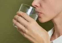Minum Air Putih sebelum Tidur, Apakah Baik untuk Kesehatan?