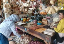 Harga Bapokting di Pasar Induk Bondowoso Melonjak, Daya Beli Menurun