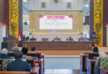 Sidang Paripurna: Bupati Lumajang Paparkan Capaian dan Realisasi APBD 2025