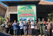 Bunda Indah Letakkan Batu Pertama Masjid Darul Muttaqin