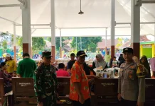 Warga Tegalrejo Terima 5,7 Ton Beras dan 2.520 Liter Minyak Goreng