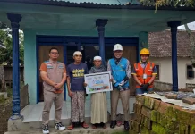 PLN Situbondo Berikan Sambungan Listrik Gratis Warga Miskin