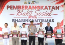 Polri Salurkan 15 Ribu Kitab Suci Perkuat Toleransi