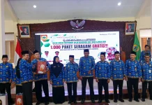 BAZNAS Bondowoso Salurkan 1.000 Paket Seragam Sekolah