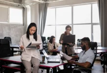 Strategi Membangun Personal Branding untuk Karir Profesional