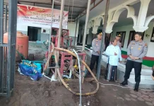 Dukung Kebutuhan Air, Polres Bondowoso Serahkan Sumur Bor untuk Masjid