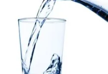 Tanda Kita Minum Air Putih Terlalu Banyak, Justru Berisiko
