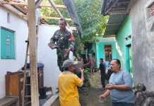 Warga Antusias Perbaiki Rumah Tidak Layak Huni