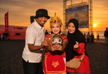 Topeng yang Menemukan Pewaris