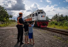 KAI Tambah 17 Petugas Jaga Lintas Selama Libur Sekolah