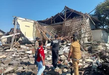 Banjir Rob Merusak Tujuh Rumah Warga Pesisir