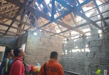 Angin Kencang Merusak Atap Rumah Warga Situbondo