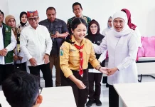 Khofifah Undang Siswi Sekolah Rakyat Banyuwangi Tampil di Grahadi