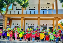 TK Baitul Makmur Tutul Gelar Pawai Buah Peringati Hari Anak Nasional