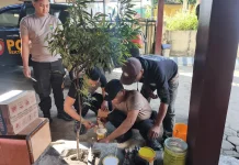 Menjelang Hari Kemerdekaan Polsek Ranuyoso Gelar Kerja Bakti