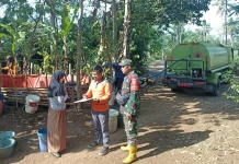 BPBD Lumajang Distribusikan Air Bersih