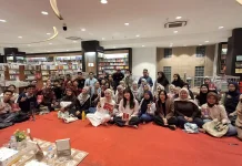Booktalk Breaking the Ceiling, Ajak Masyarakat Berani Wujudkan Mimpi