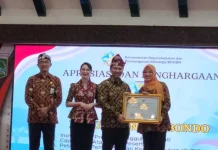 Ketua PKK Situbondo Dapat Penghargaan dari Menteri Kemendukbangga