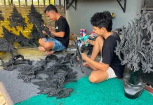 Jelang HUT RI ke-81, Pesanan Ornamen Karnaval Pengrajin Bondowoso Melonjak