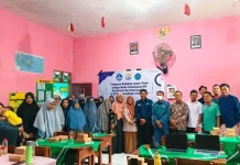 Tim Pengabdian Masyarakat Latih Siswa Bikin Jamur Tiram
