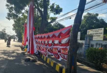 Penjual Atribut Kemerdekaan Mengaku Sepi Pembeli