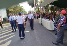 Siswa Didik di Tekung Lumajang Ikuti Gerak Jalan Kreasi