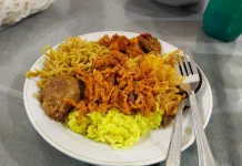 Nasi Kuning Warung Inong Jadi Pilihan Sarapan di Lumajang