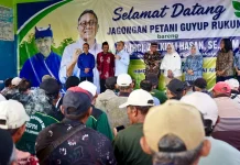 Menko Pangan Zulkifli Hasan Janji Kawal Perbaikan Irigasi Petani Banyuwangi