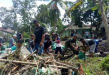 Warga Jarit Bersihkan DAM Kaliwungu untuk Jaga Kelancaran Air dan Jaga Kesehatan