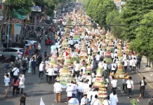 Dari Hasil Bumi hingga Suwar-Suwir, Warga Jember Merawat Tradisi lewat Ancak Agung