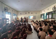Polres Situbondo Bekali Siswa dengan Pengetahuan AI