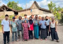 Mahasiswa Unej Sulap Kotoran Sapi Jadi POP