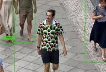 Simon Weckert Ciptakan Kaos Pengelabui Kamera Pengawas AI