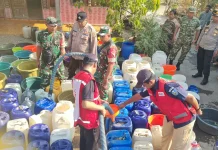 Pemkab Situbondo Salurkan Air Bersih di Daerah Terpencil