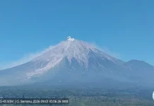 Semeru Erupsi Dini Hari, Warga Diingatkan Patuhi Rekomendasi Keselamatan