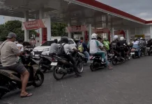 Antrean BBM Masih Terjadi, Warga Berharap Stok Ditambah