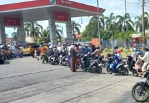 Antrian Panjang BBM di Lumajang Menghambat Aktivitas Masyarakat