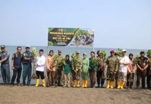Kodim 0823 Bareng Masyarakat Tanam 1.500 Bibit Mangrove